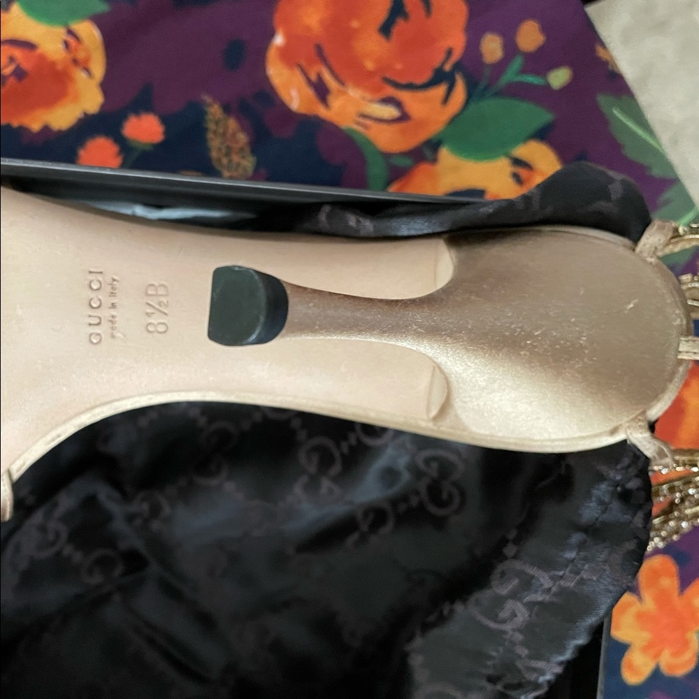 Gucci Crystal Embellished Sandals - Picture 6 of 9